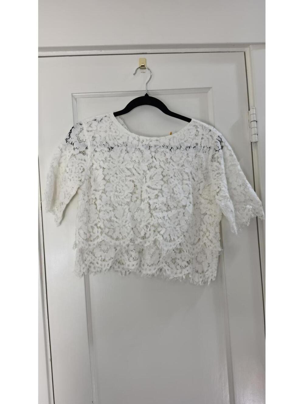 Space 46 White Lace Cropped Top Size M Short Sleeve Button-Back Blouse